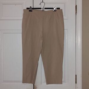 N Touch stretch waist pull on capri cropped casual pants  Sz 12 NWOT